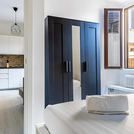Joivy Cosy 1-bed Flat In Navigli Διαμέρισμα